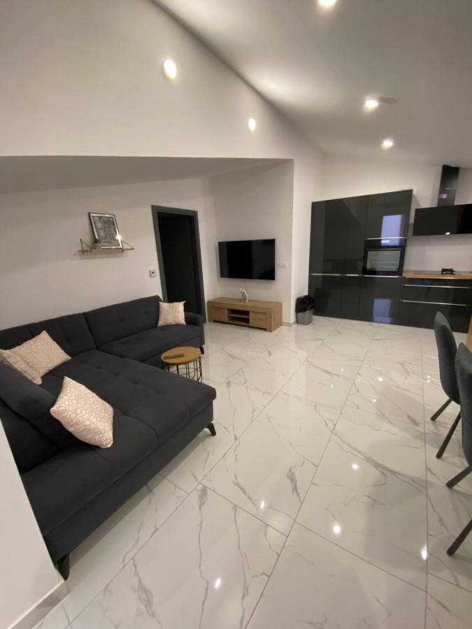 Holiday Home “Marko” With Heated Pool! Nin Eksteriør billede