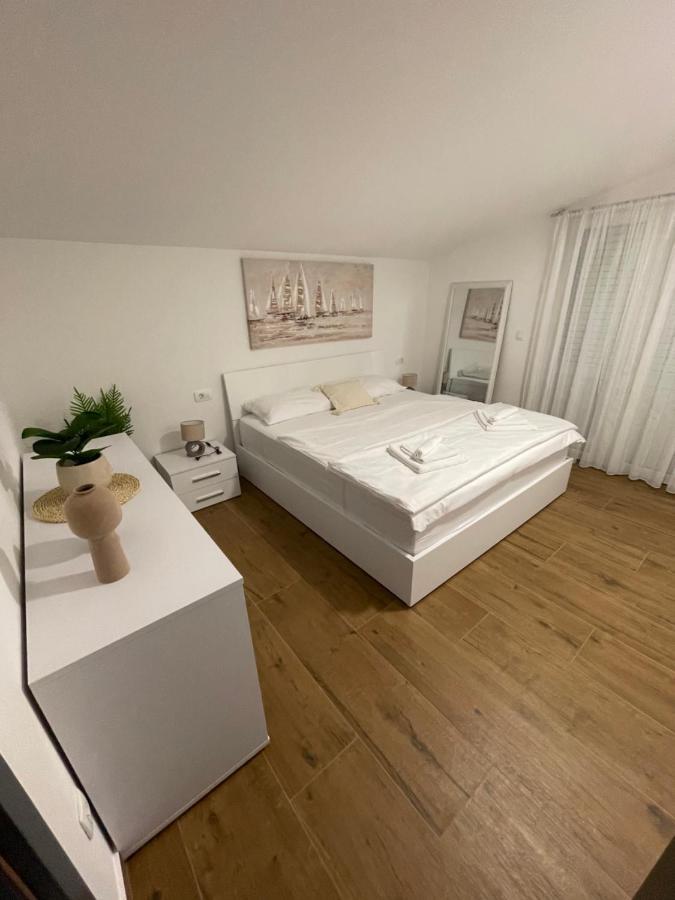 Holiday Home “Marko” With Heated Pool! Nin Eksteriør billede