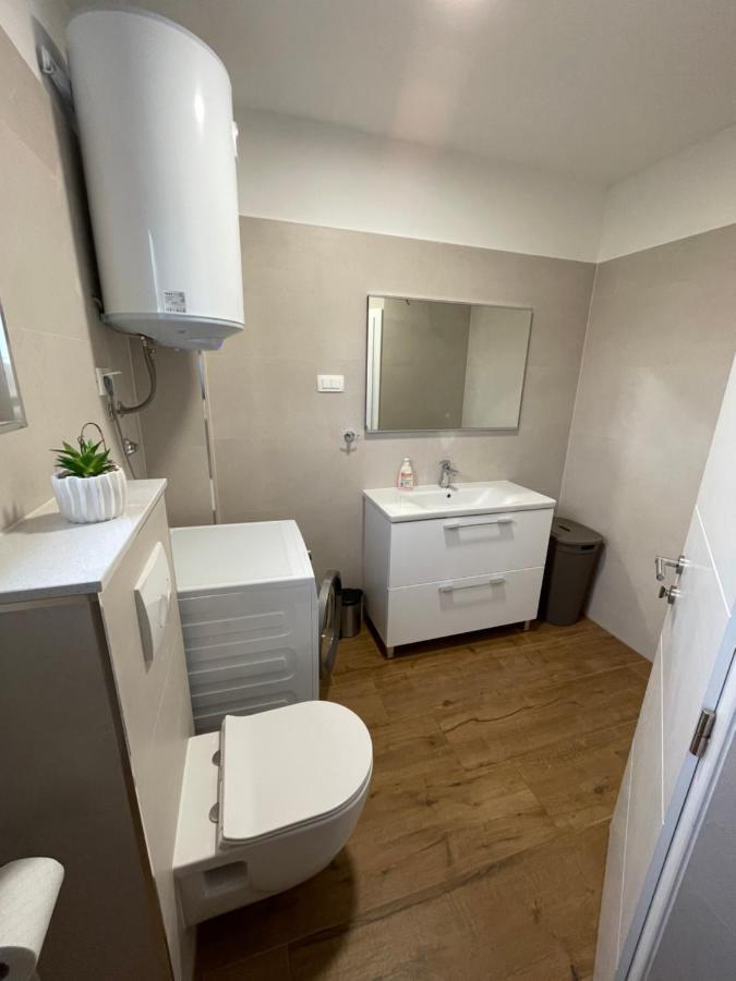 Holiday Home “Marko” With Heated Pool! Nin Eksteriør billede